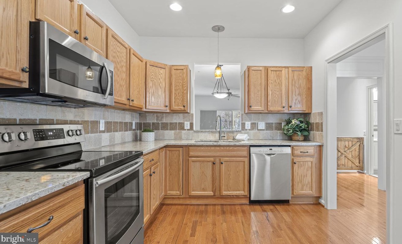 74 Aspen Hill Dr, Fredericksburg, VA 22406-8441