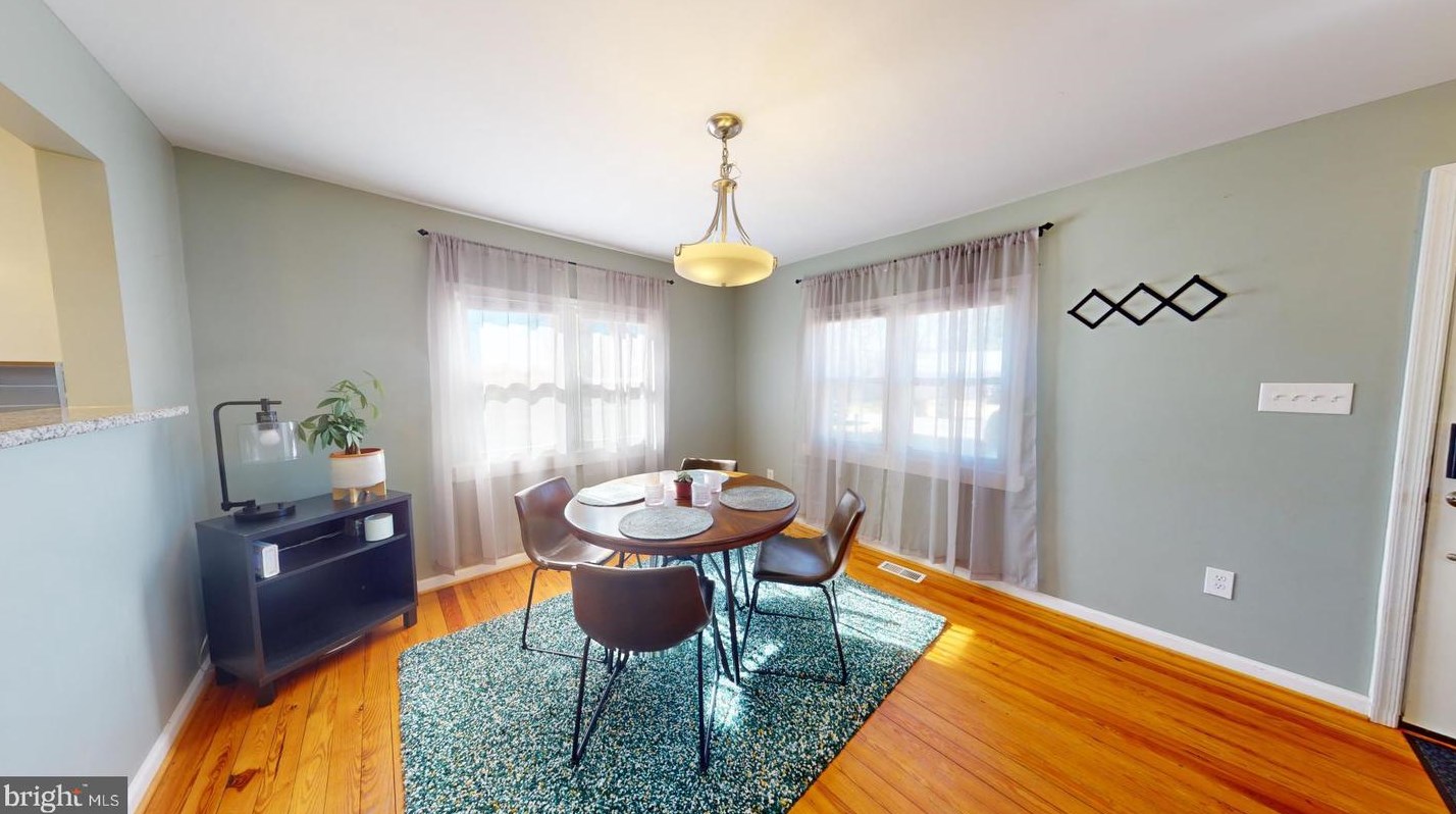 303 Phillips St, Fredericksburg VA  22405-2715 exterior