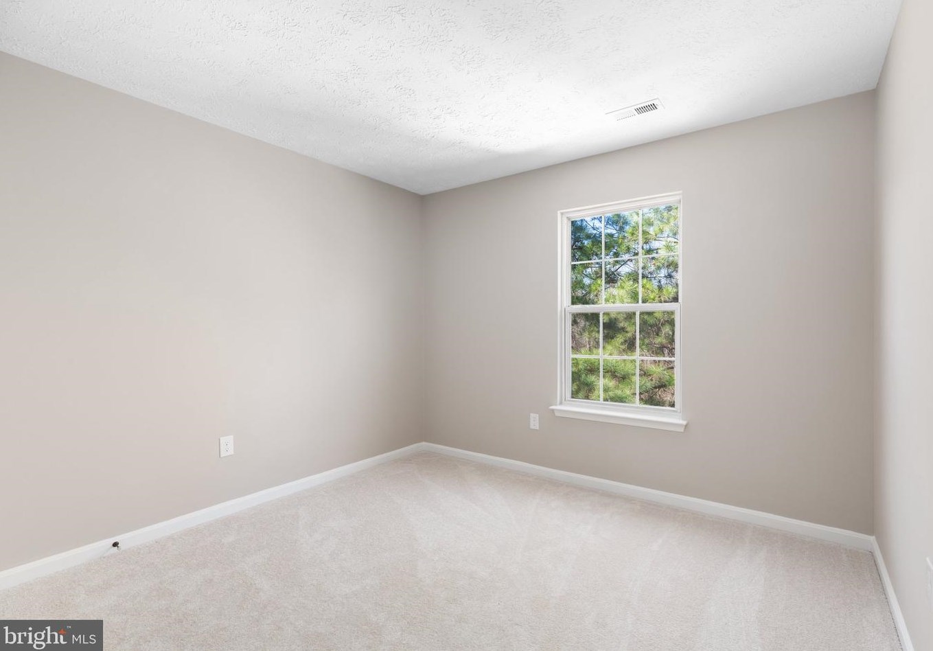 812 Kings Crest Dr, Stafford VA  22554-7739 exterior