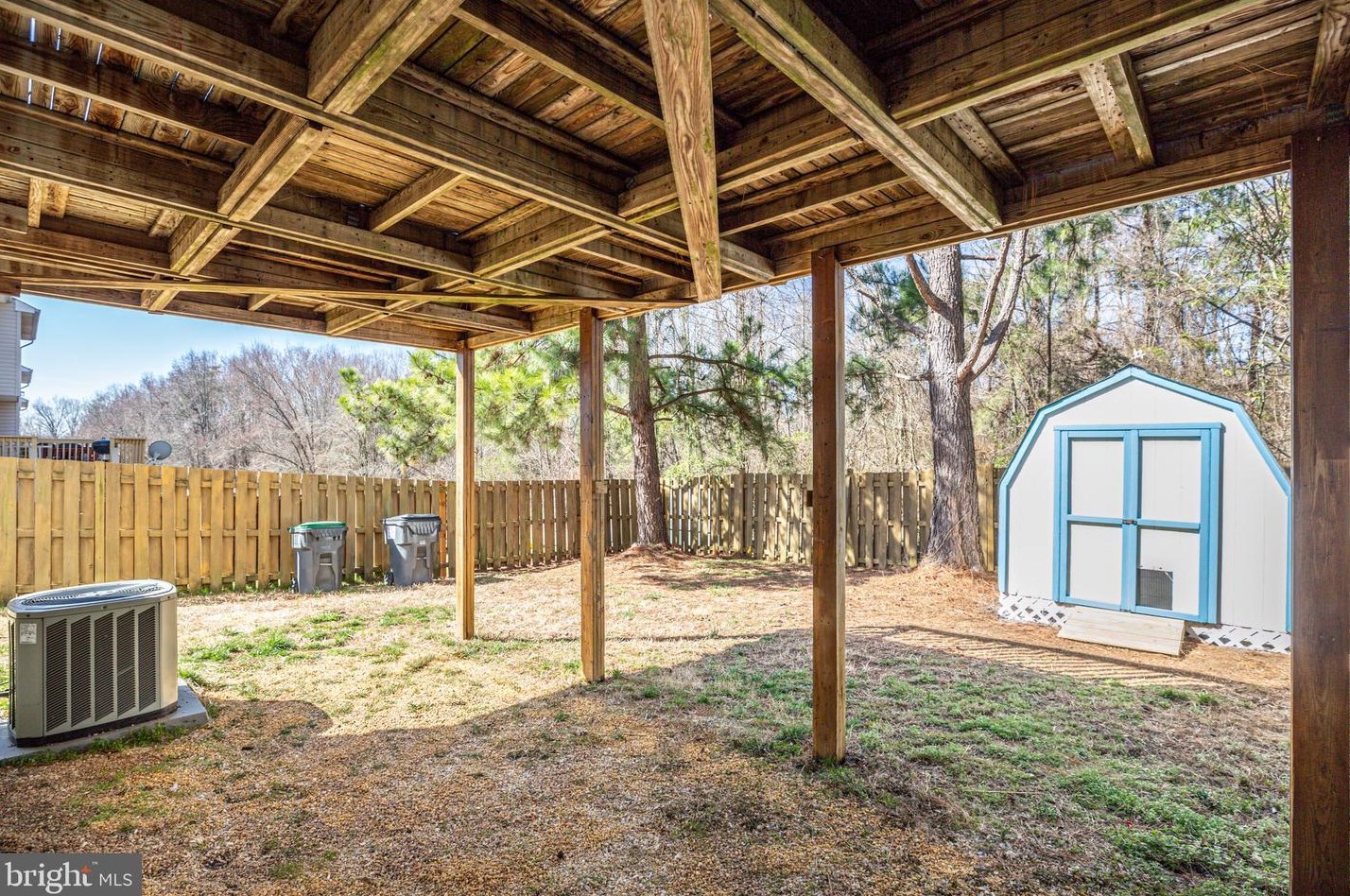 812 Kings Crest Dr, Stafford VA  22554-7739 exterior