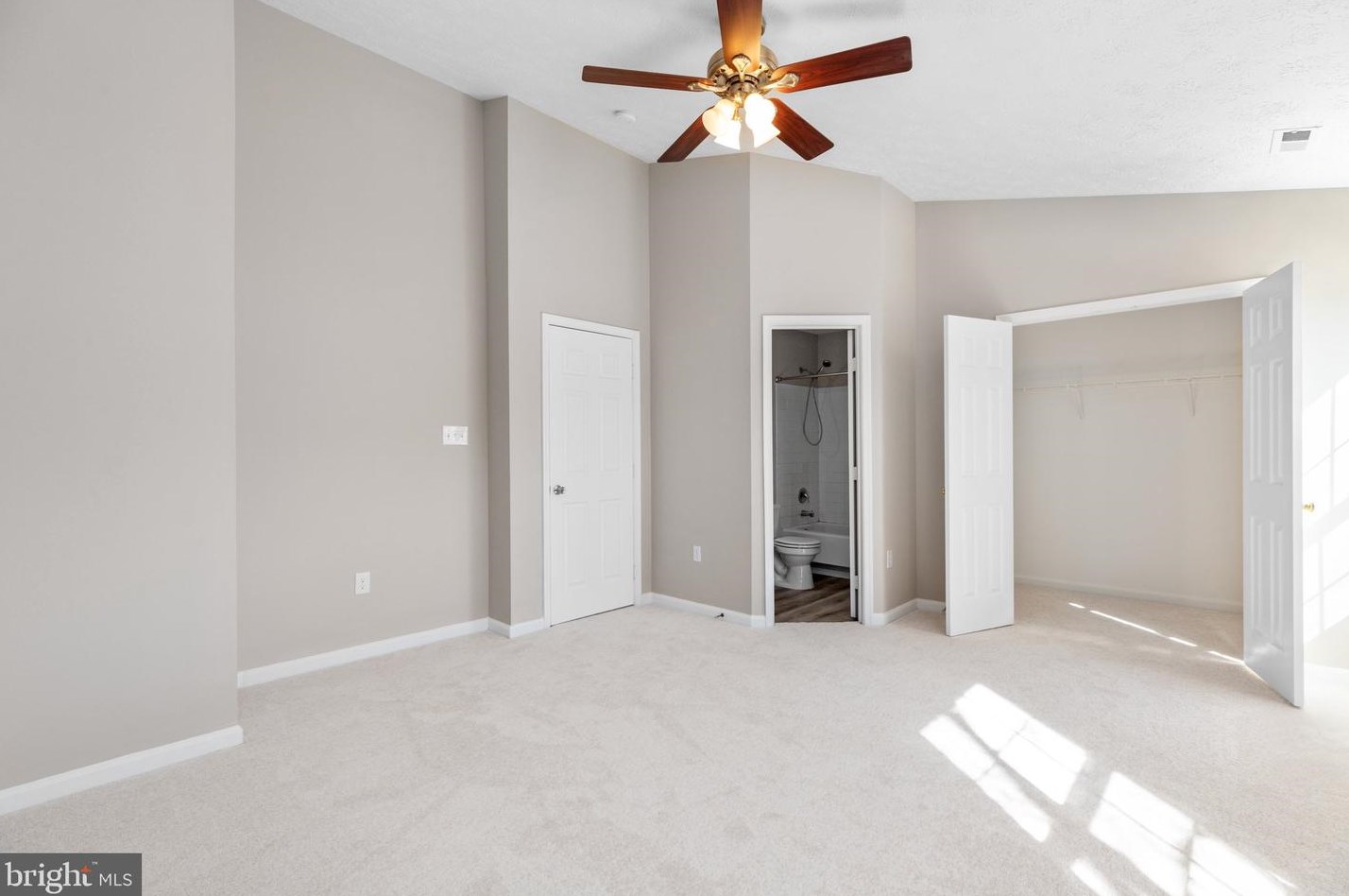 812 Kings Crest Dr, Stafford VA  22554-7739 exterior