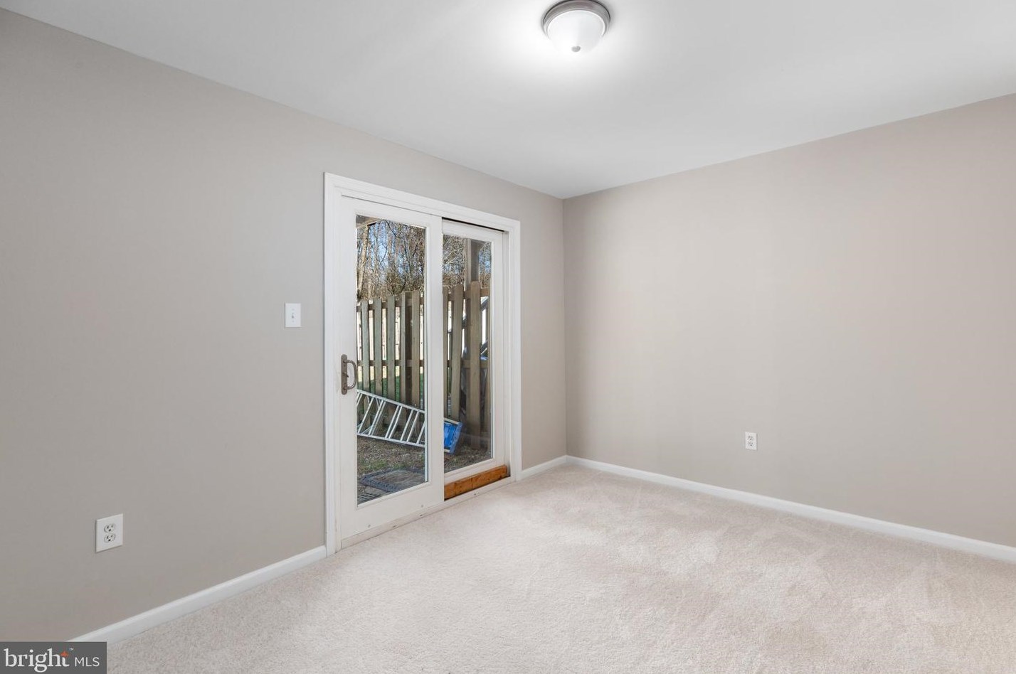 812 Kings Crest Dr, Stafford VA  22554-7739 exterior