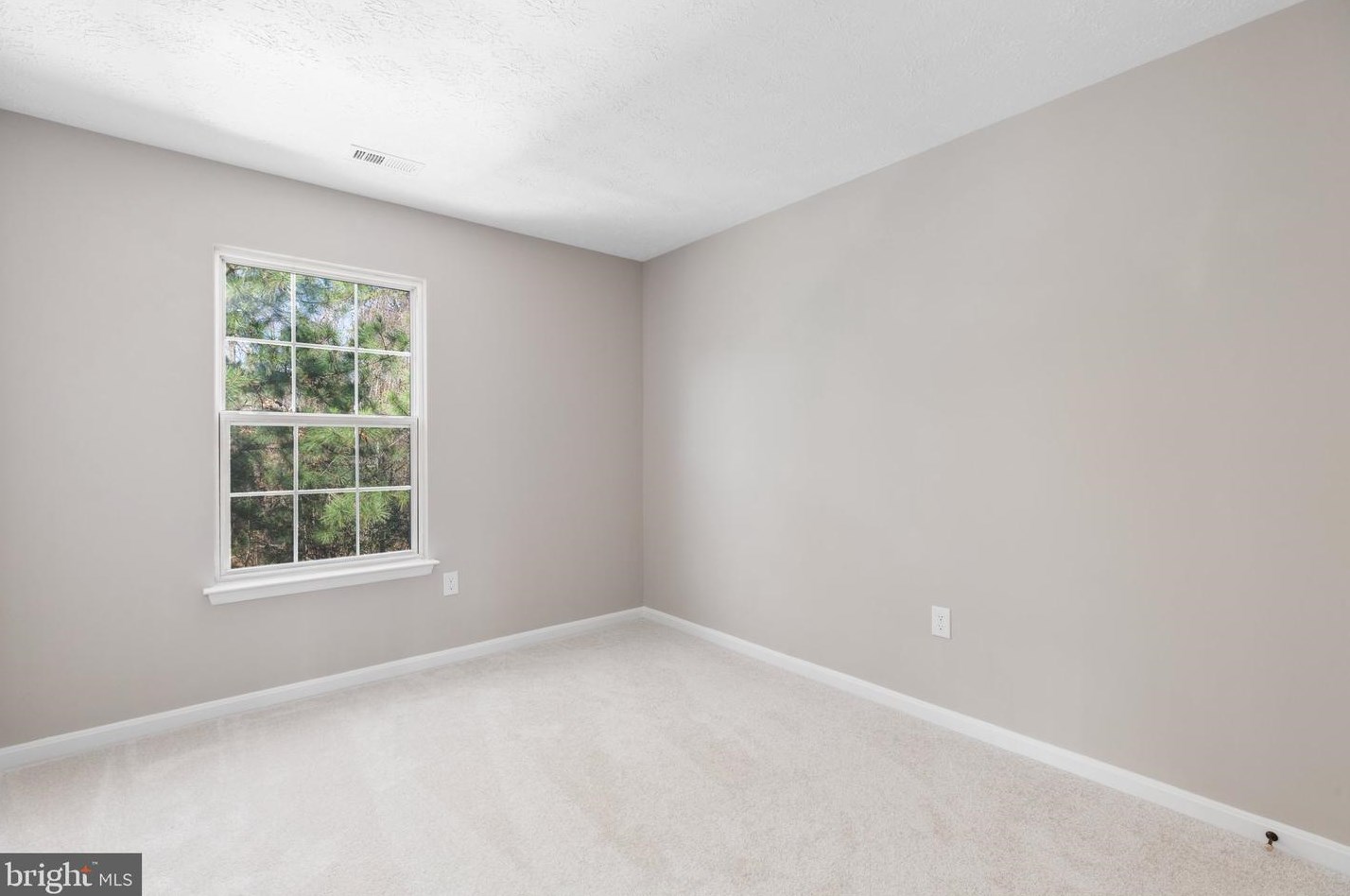 812 Kings Crest Dr, Stafford VA  22554-7739 exterior