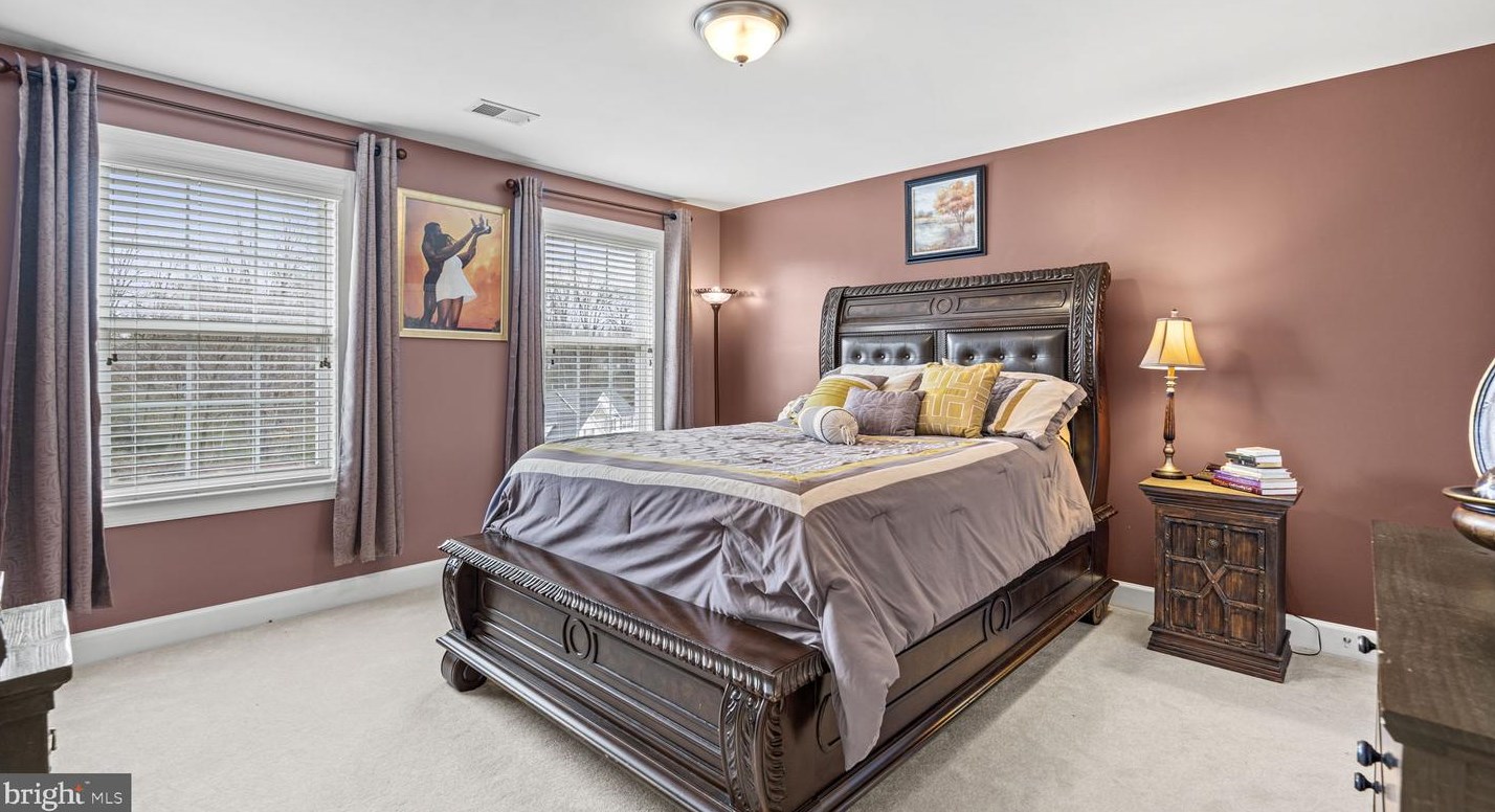 2 Towering Oaks Dr, Fredericksburg VA  22405-8732 exterior