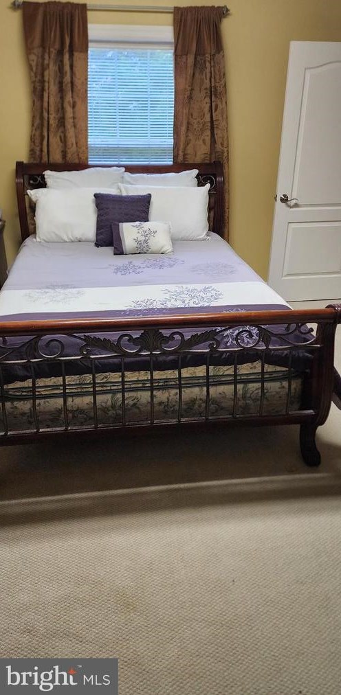 2 Towering Oaks Dr, Fredericksburg VA  22405-8732 exterior