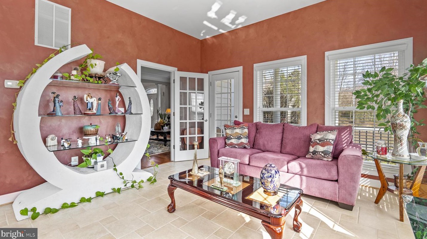 2 Towering Oaks Dr, Fredericksburg VA  22405-8732 exterior