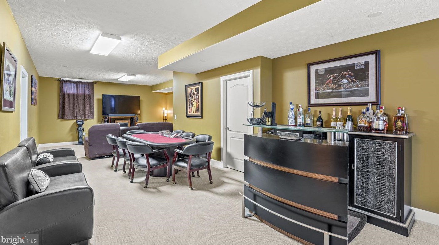 2 Towering Oaks Dr, Fredericksburg VA  22405-8732 exterior