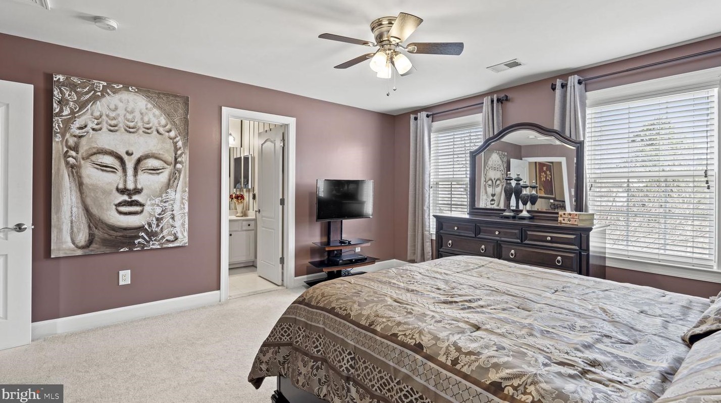 2 Towering Oaks Dr, Fredericksburg VA  22405-8732 exterior