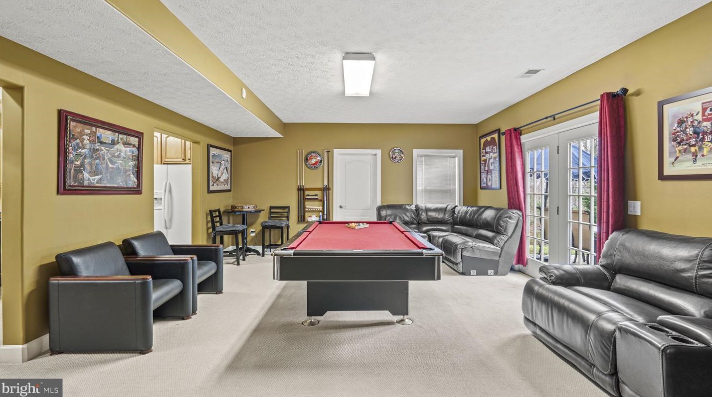 2 Towering Oaks Dr, Fredericksburg VA  22405-8732 exterior