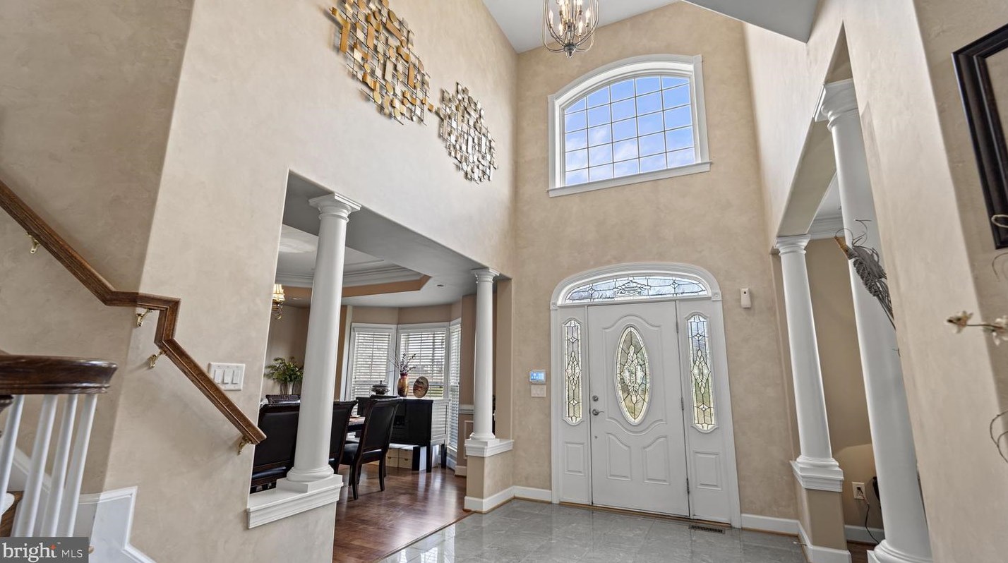 2 Towering Oaks Dr, Fredericksburg VA  22405-8732 exterior