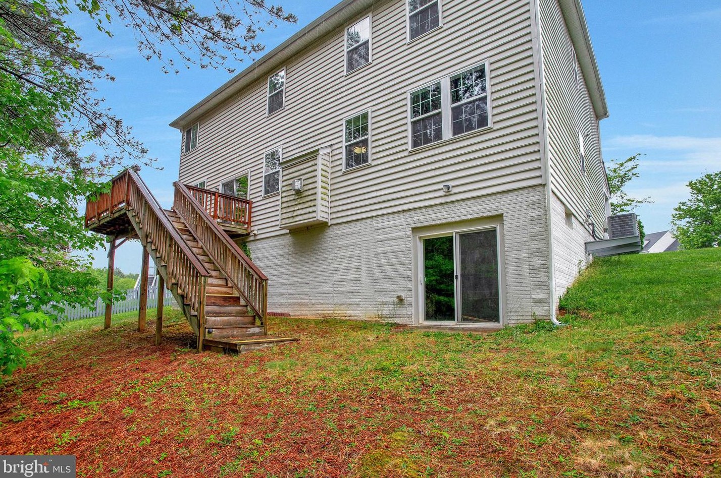 24 Aster Ln, Stafford VA 22554-5044 exterior