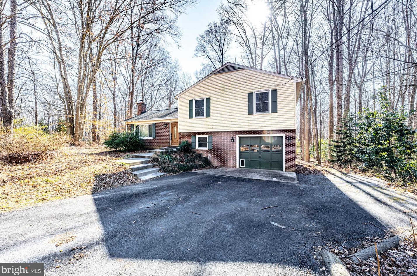 2 Summey St, Fredericksburg, VA 22406-4207