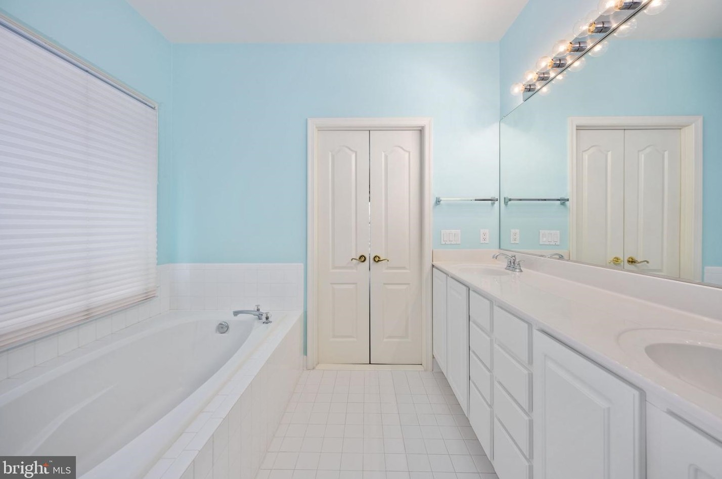2 Linden Dr, Fredericksburg VA  22406-7494 exterior