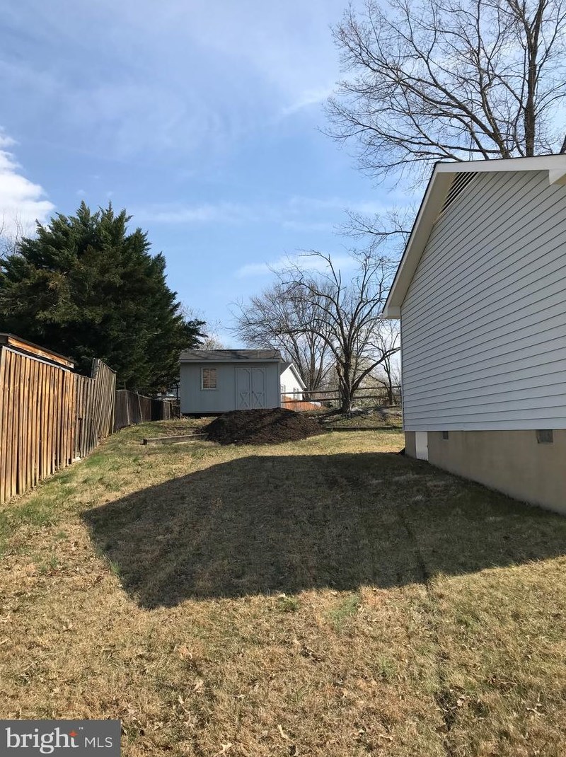 133 Debra Dr, Stafford VA  22556-1417 exterior