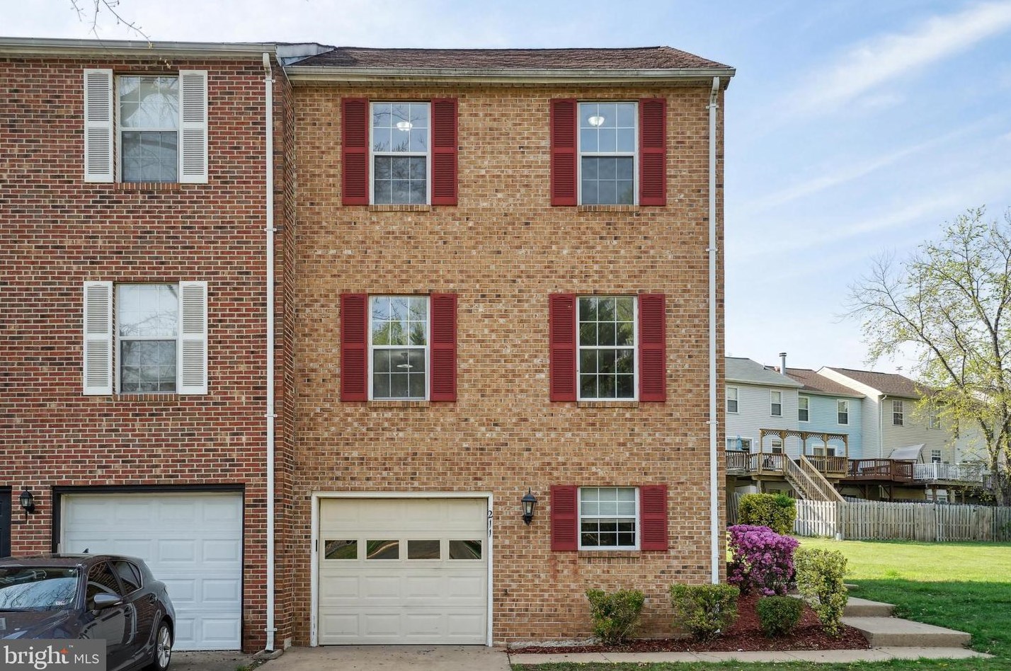 211 Blueridge Ct, Stafford, VA 22554