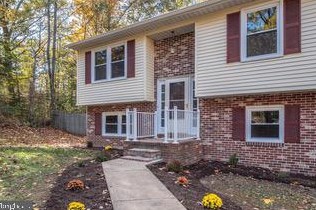 1013 Eastern View Dr, Fredericksburg, VA 22405