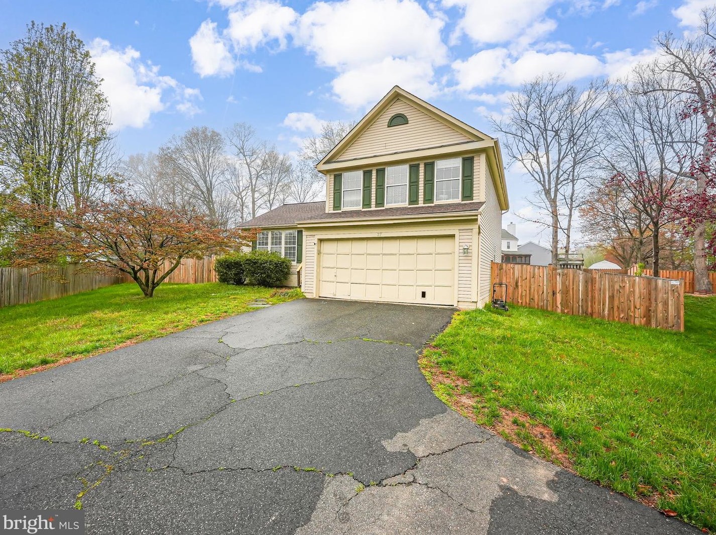 37 Woods Edge Ct, Stafford, VA 22554-7818