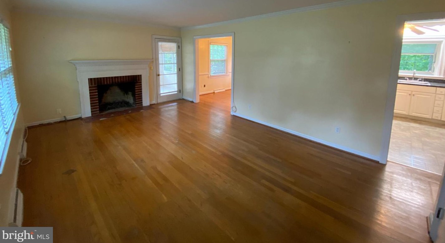 2 Westmoreland Pl, Fredericksburg, VA 22405