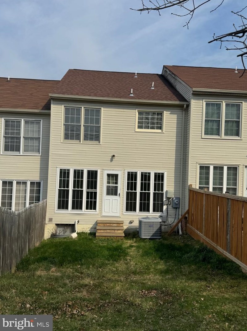 402 Fair Oaks Ave, Stafford, VA 22554