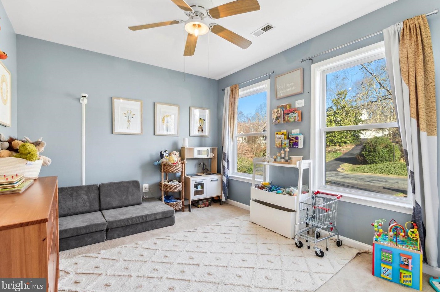 114 Hamlin Dr, Fredericksburg VA  22405-3371 exterior