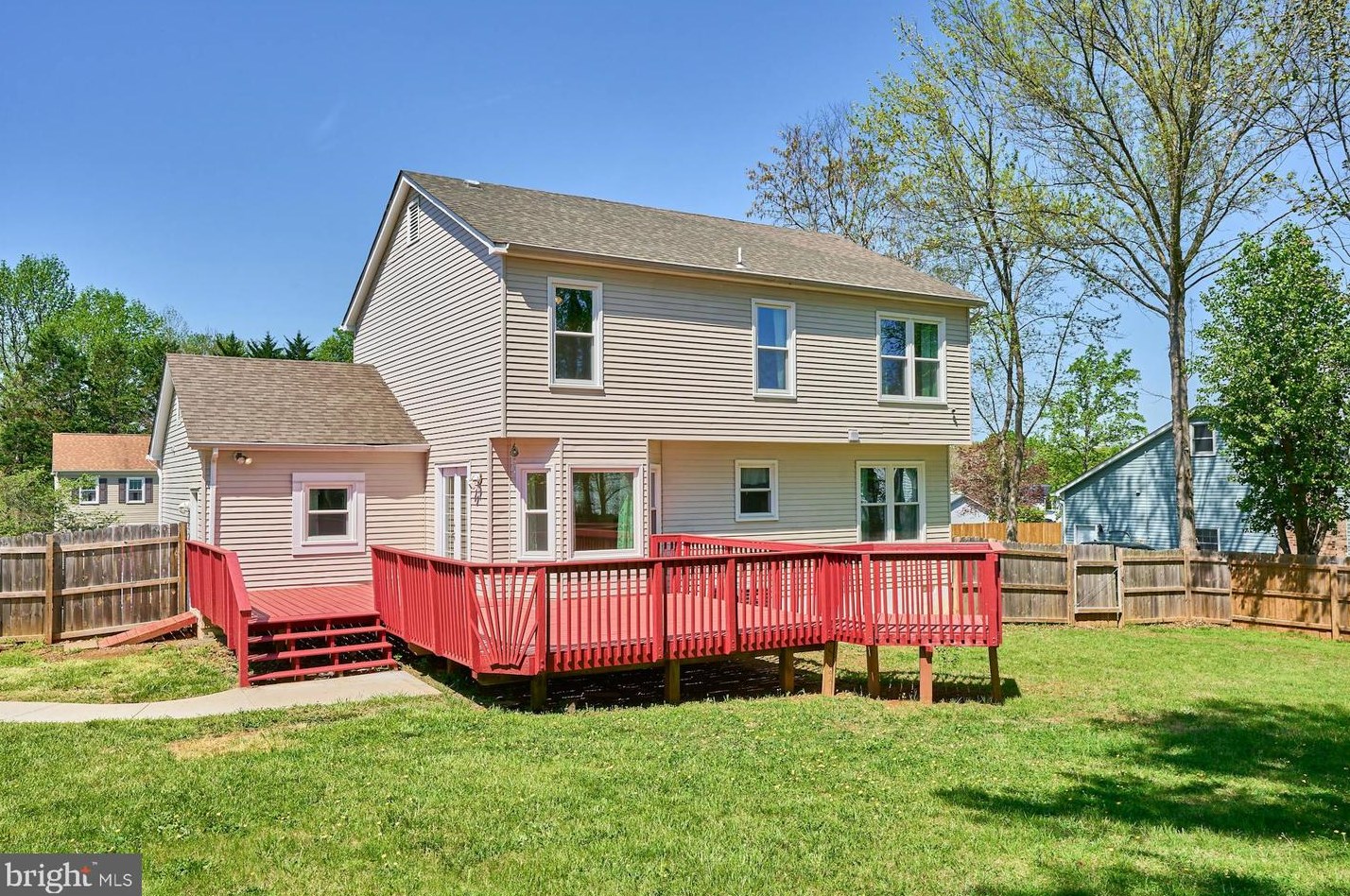 11 Boyd Dr, Stafford VA  22556-1887 exterior