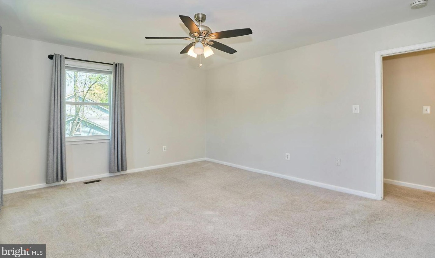 11 Boyd Dr, Stafford VA  22556-1887 exterior