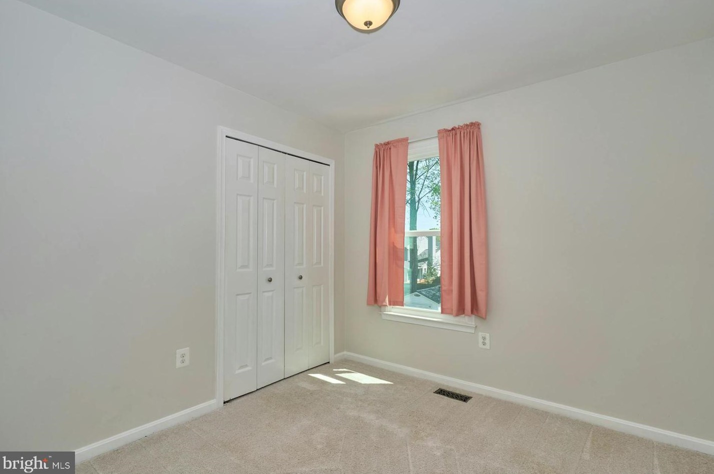 11 Boyd Dr, Stafford VA  22556-1887 exterior