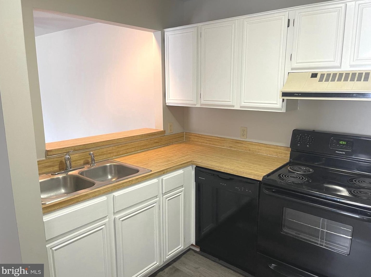 200 Grosvenor Ln #82, Stafford, VA 22556