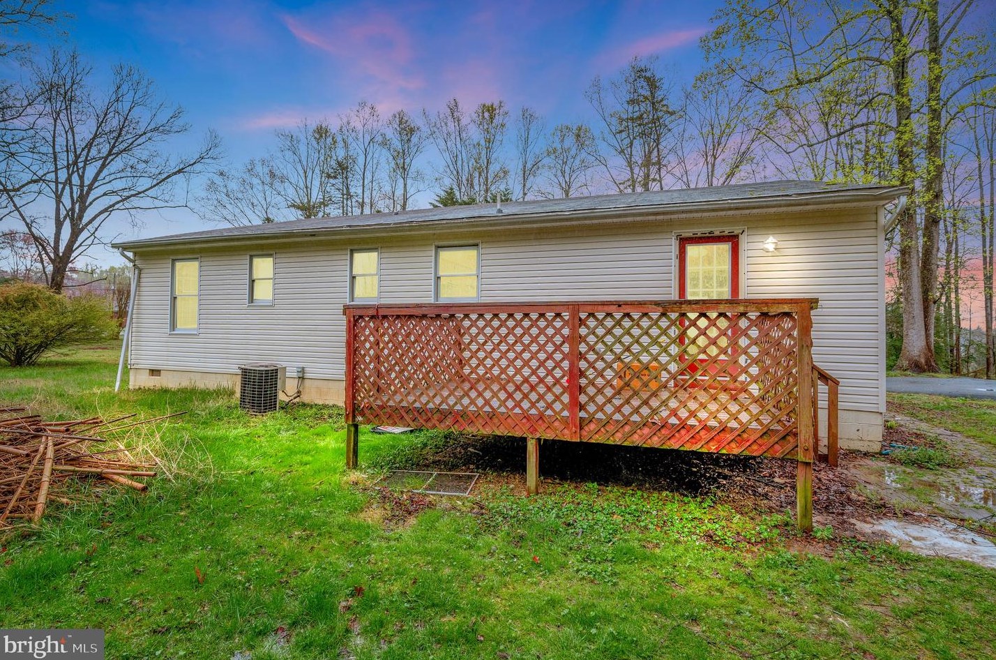 26 Den Rich Rd, Stafford, VA 22554-4745