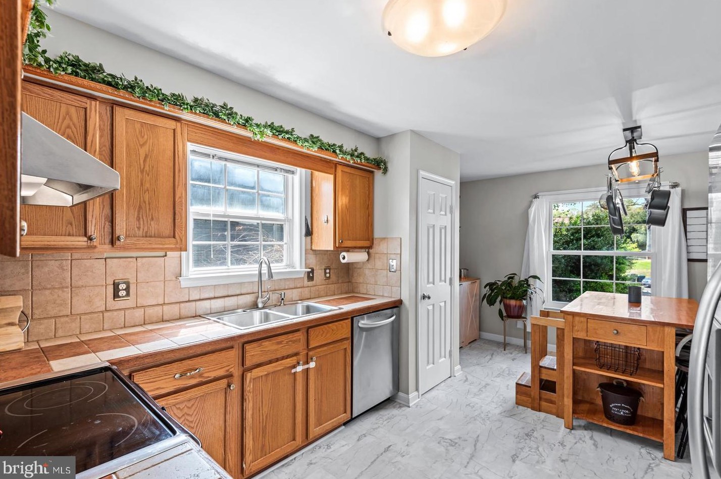 19 Acacia Ct, Fredericksburg VA  22405-2131 exterior