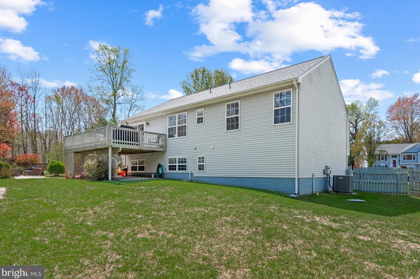 19 Acacia Ct, Fredericksburg VA  22405-2131 exterior