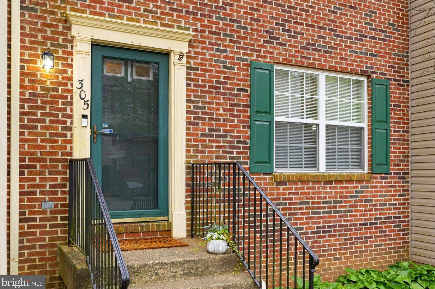 305 Regina Ln, Fredericksburg, VA 22405