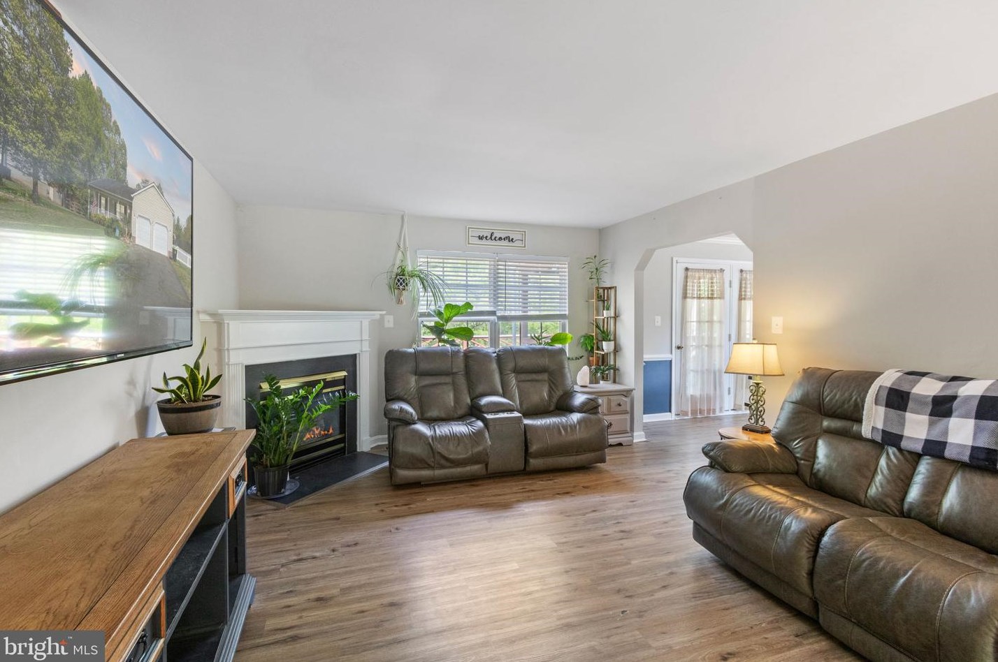 67 Melanie Hollow Ln, Fredericksburg VA  22405-2862 exterior