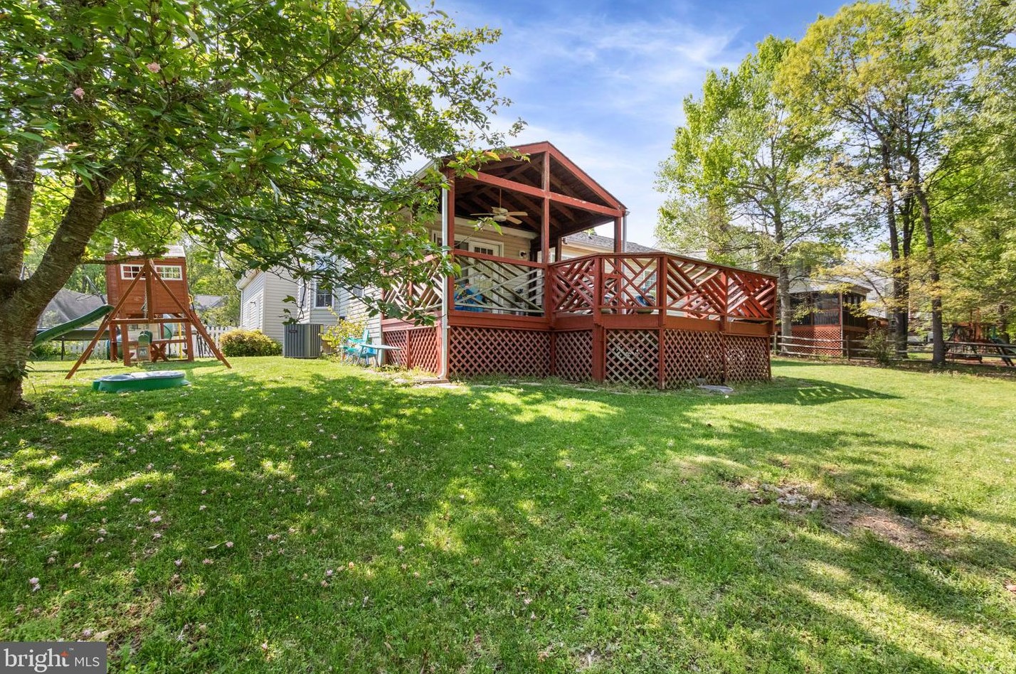 67 Melanie Hollow Ln, Fredericksburg VA  22405-2862 exterior