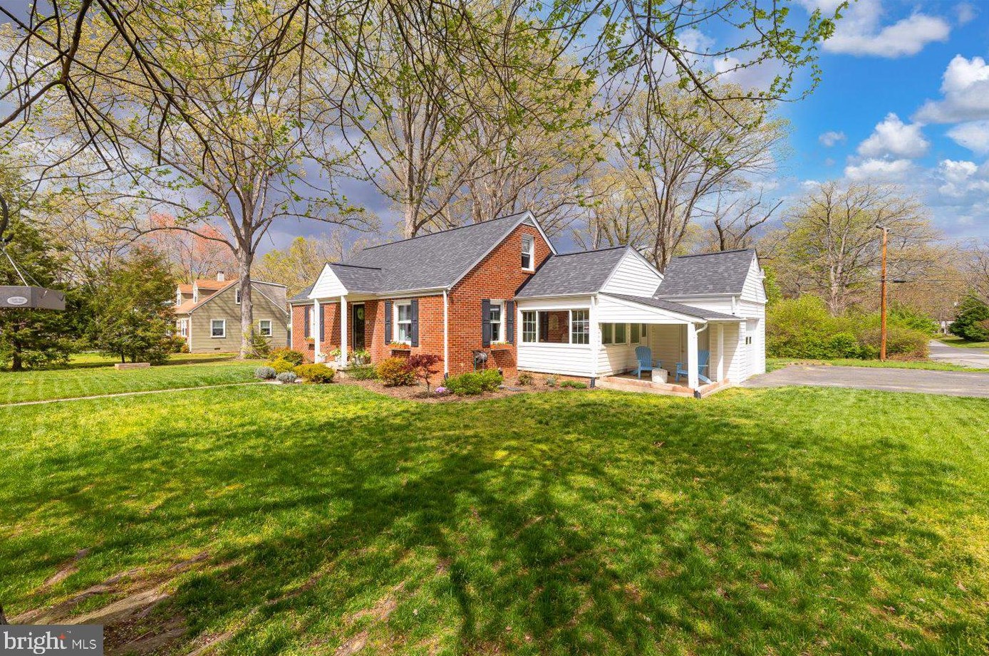 34 Randolph Rd, Fredericksburg, VA 22405