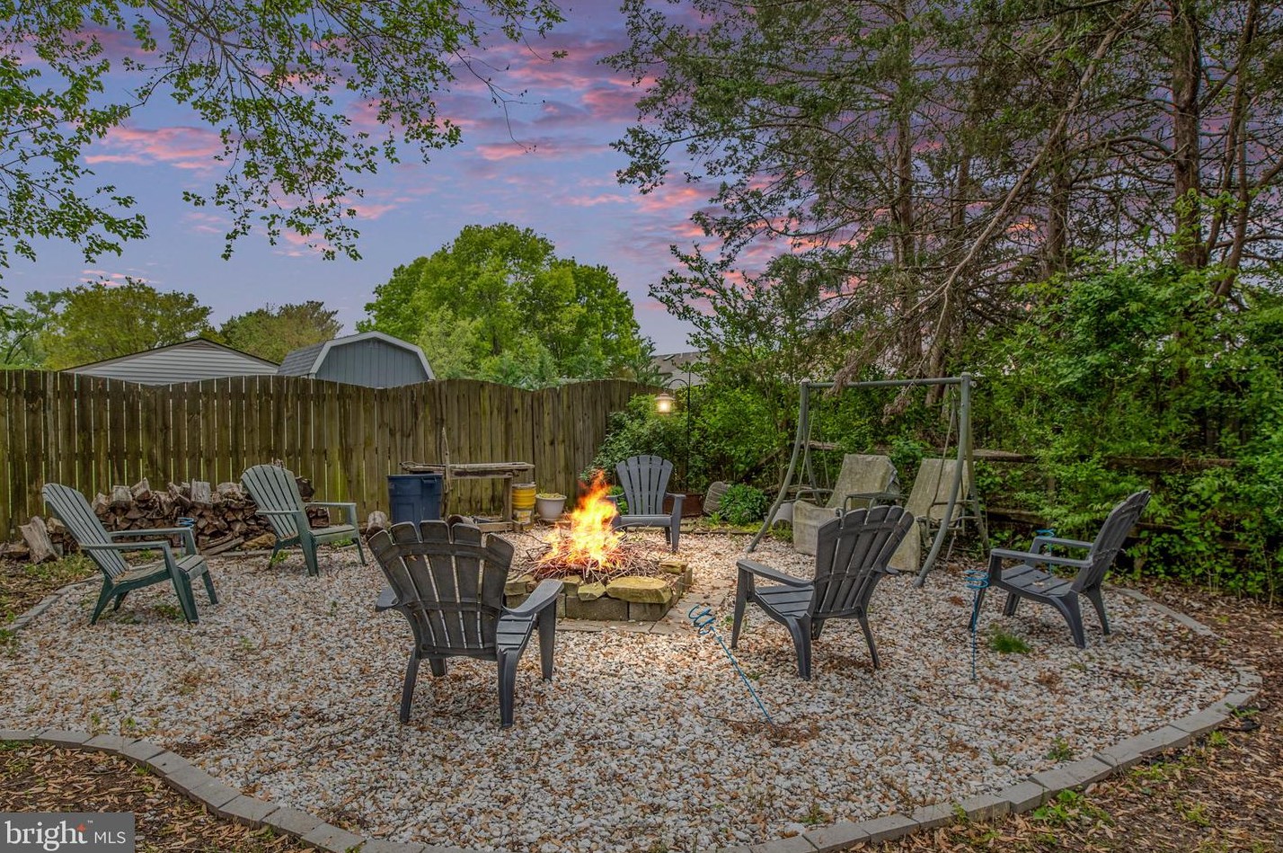 913 Eastern View Dr, Fredericksburg, VA 22405-1710