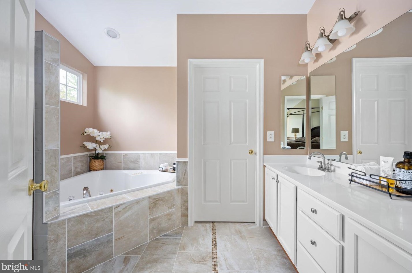 2 Kinross Dr, Stafford VA 22554-6579 exterior