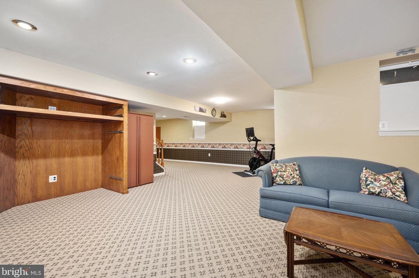 2 Kinross Dr, Stafford VA 22554-6579 exterior