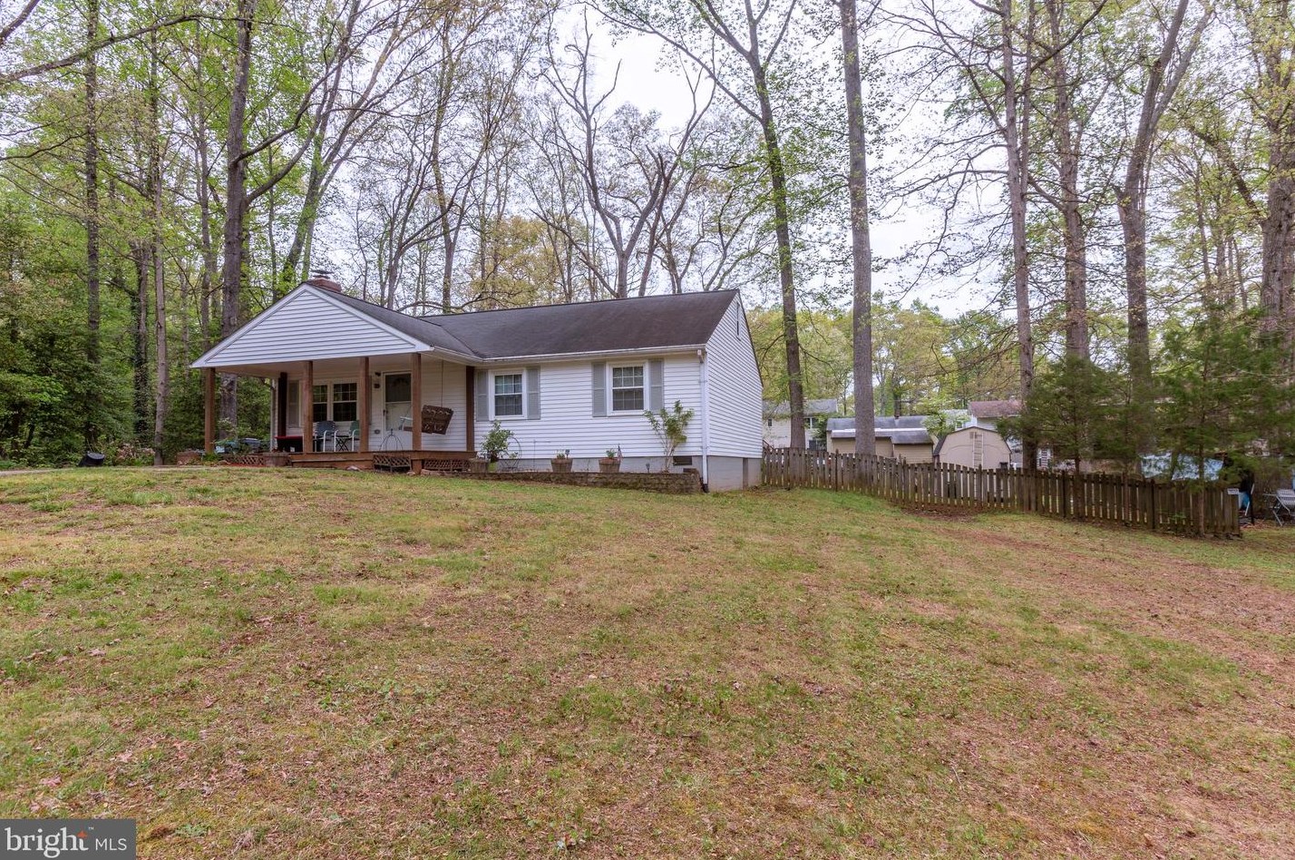 122 Woodland Dr, Stafford, VA 22556