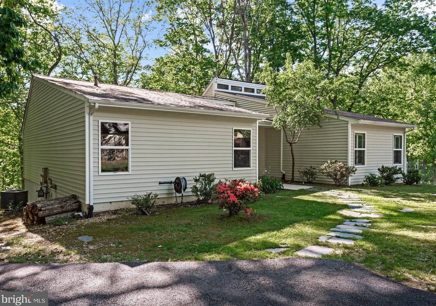 218 Spring Knoll Cir, Fredericksburg, VA 22405-1916