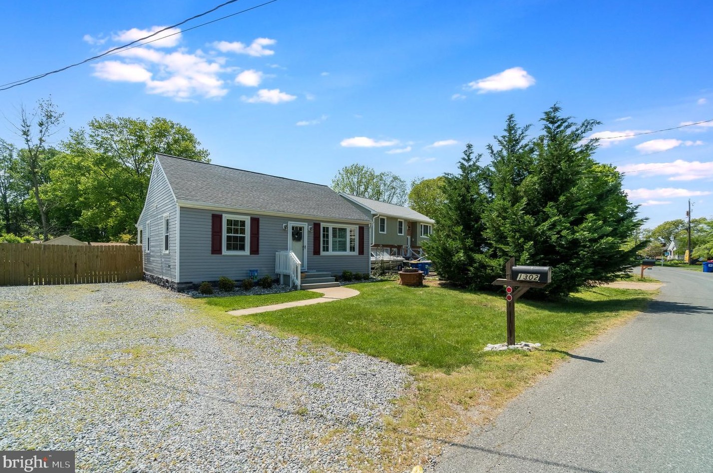 1302 Westview Dr, Fredericksburg, VA 22405-2754