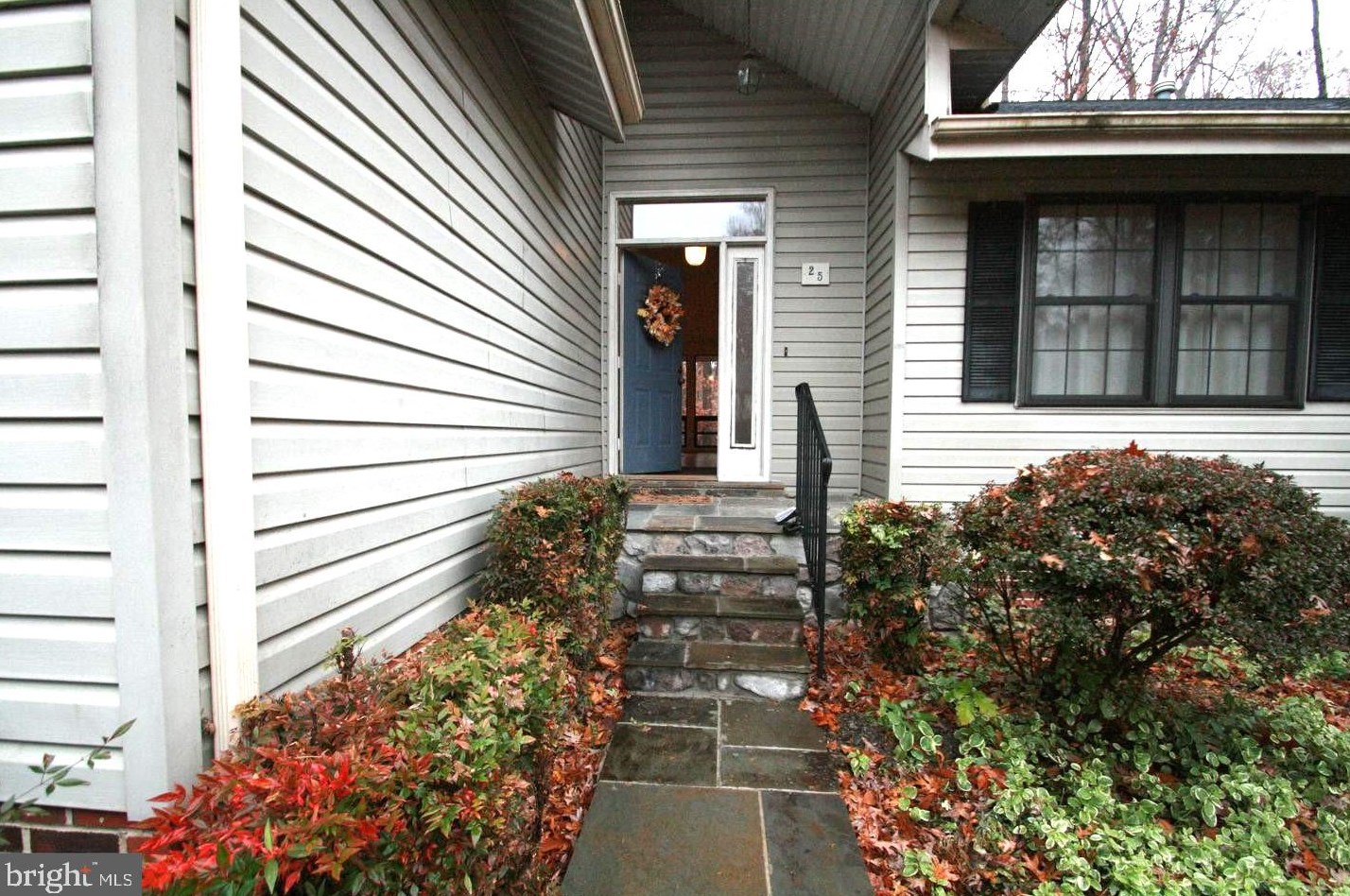25 Lord Fairfax Dr, Fredericksburg, VA 22405