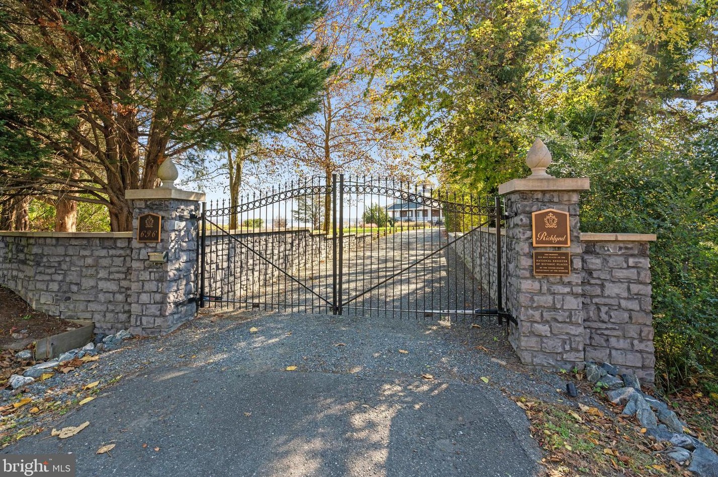 696 Marlborough Point Rd, Stafford, VA 22554-5811