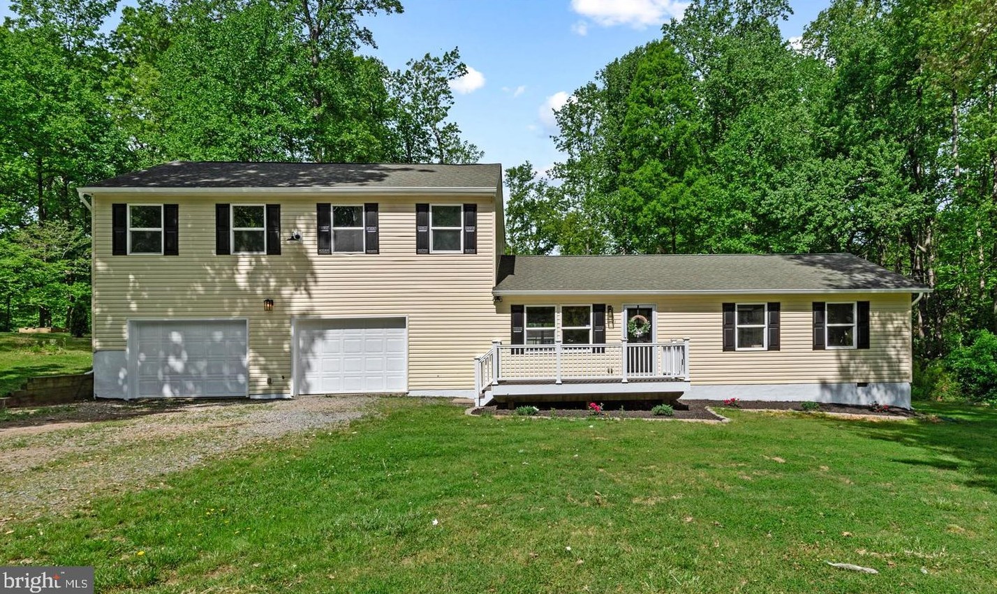 121 Woodland Dr, Stafford, VA 22554