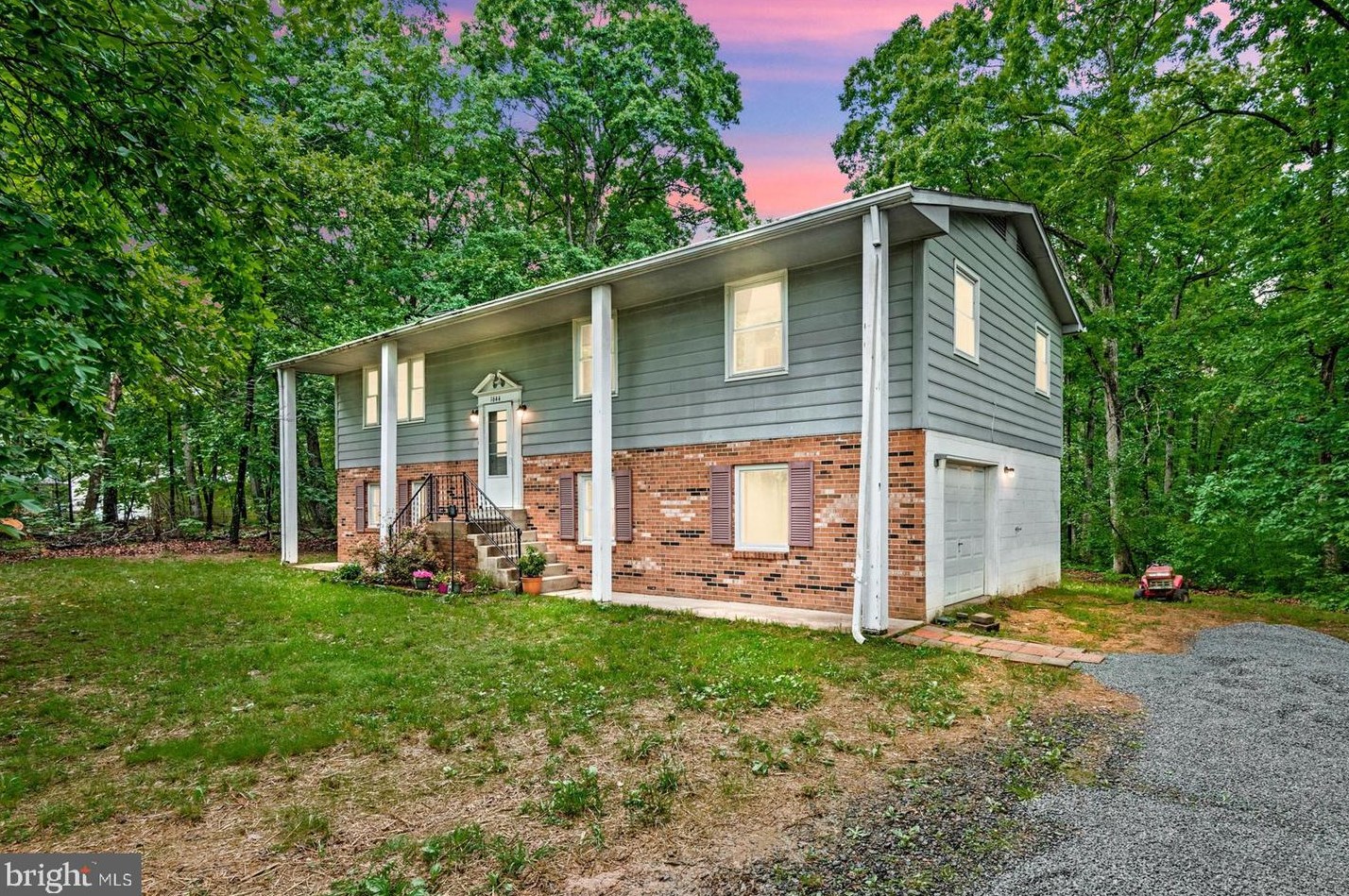 1644 Truslow Rd, Fredericksburg, VA 22406-5010