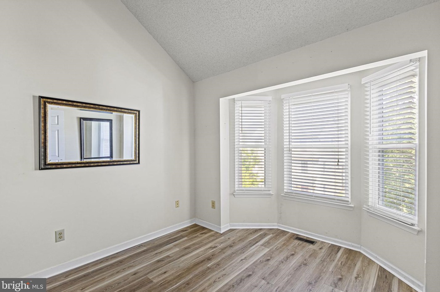 401 Shaw Ct, Fredericksburg VA  22405-2664 exterior