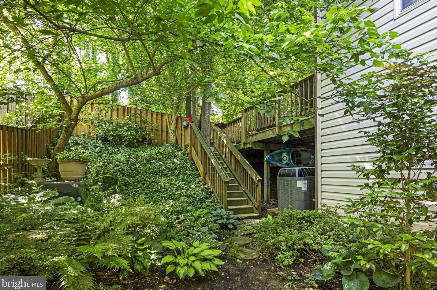 401 Shaw Ct, Fredericksburg VA  22405-2664 exterior