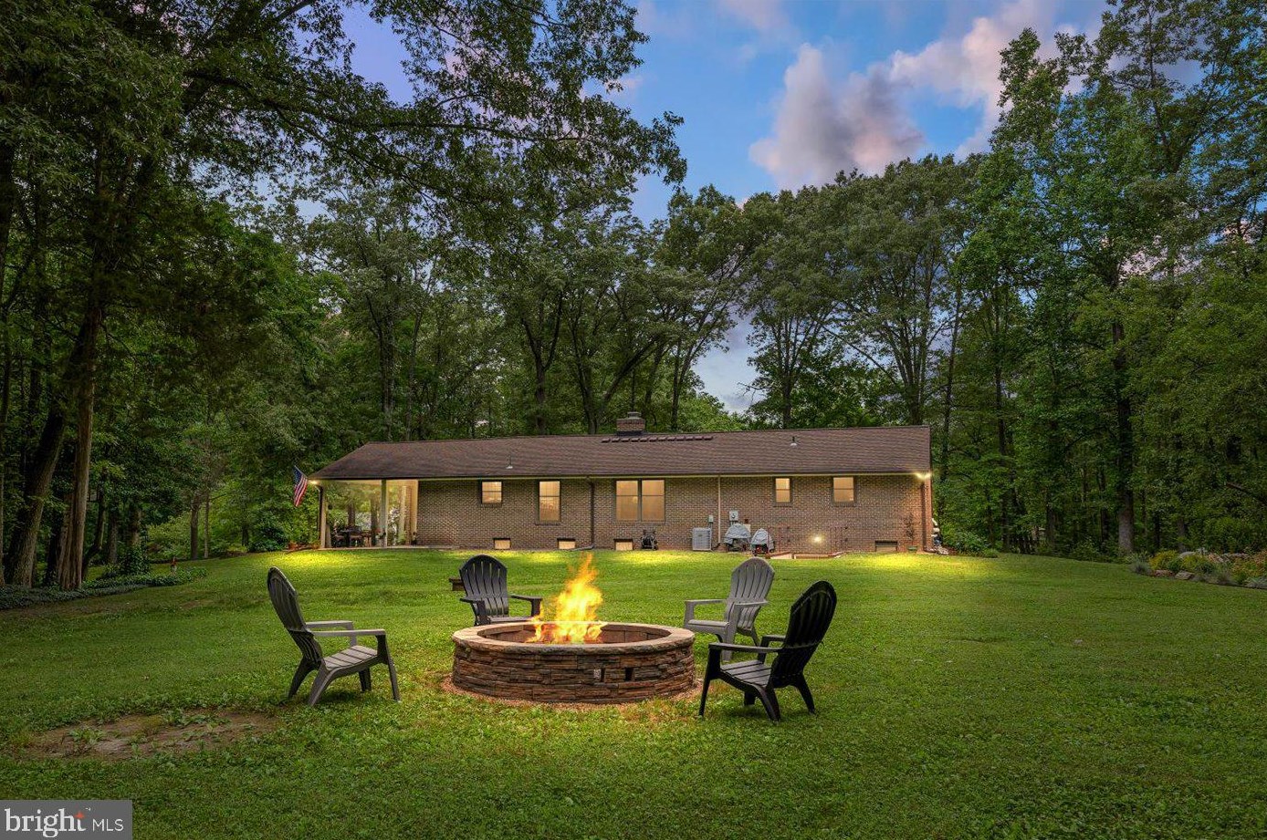 228 Dogwood Dr, Fredericksburg, VA 22405-6111