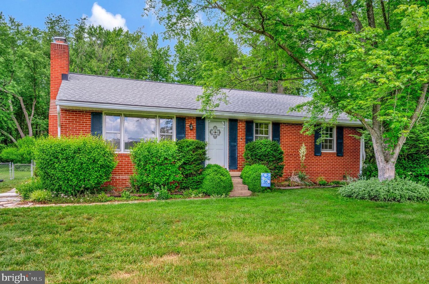 142 Sanford Dr, Fredericksburg, VA 22406-1062