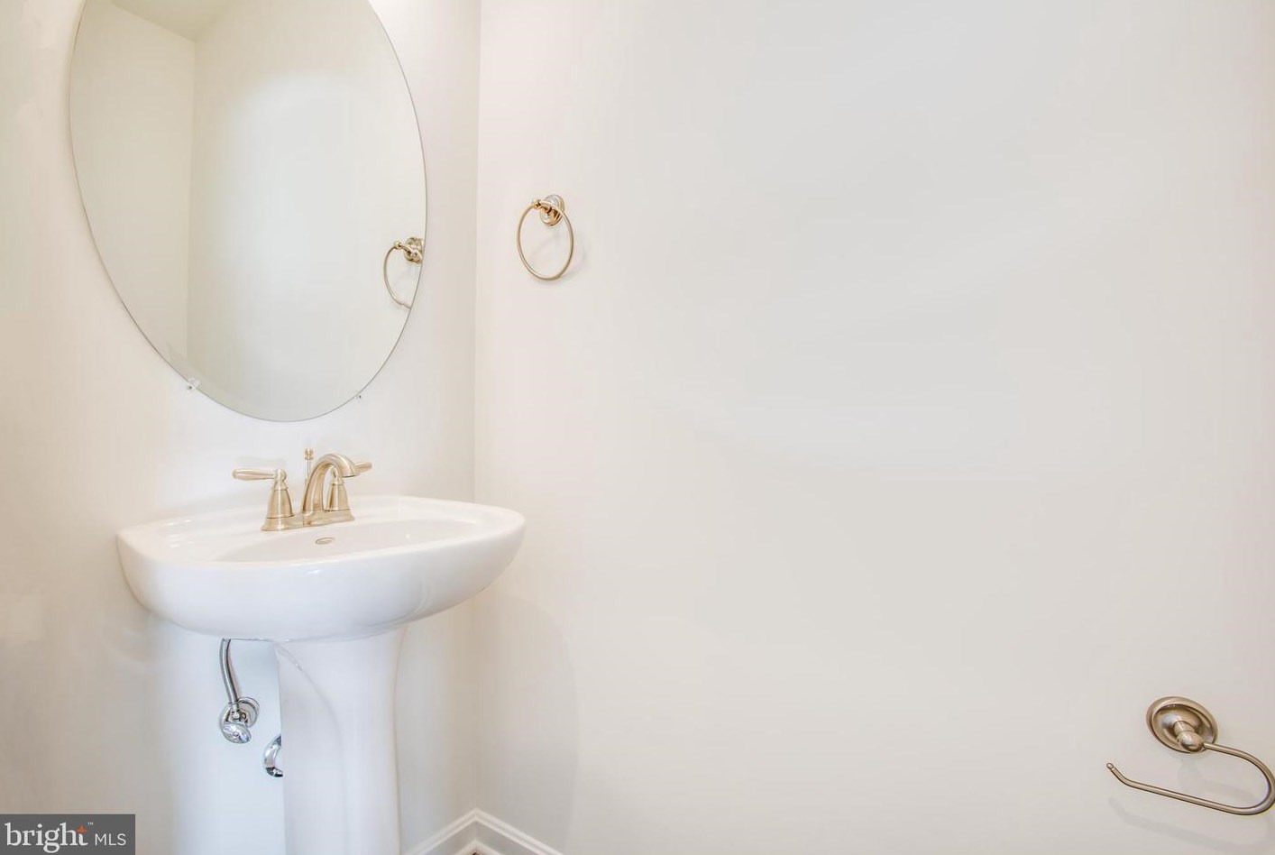 2107 Warrenton Rd, Fredericksburg VA  22406-4825 exterior